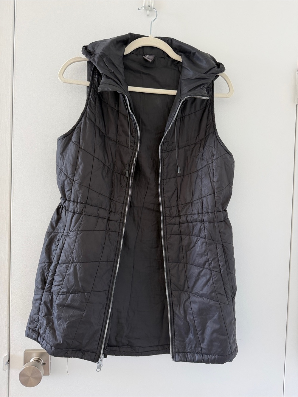Mondetta Women’s Quilted Hooded Puffer Vest - Black